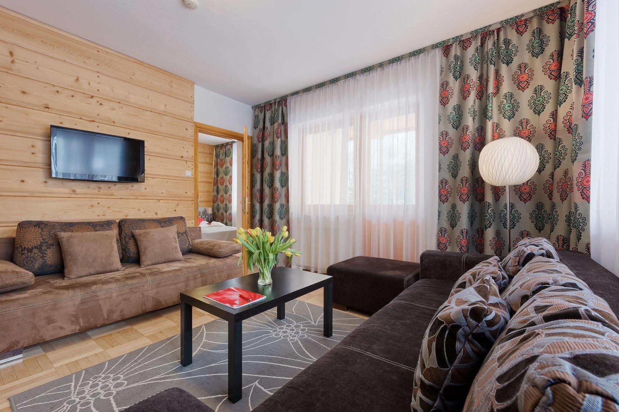 Aparthotel Delta Zakopane Ngoại thất bức ảnh